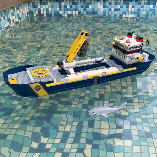 745pcs Urban Ocean Reconnaissance Ship – Expedition Building Block Set